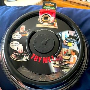 NWT As Seen on TV Press Dome